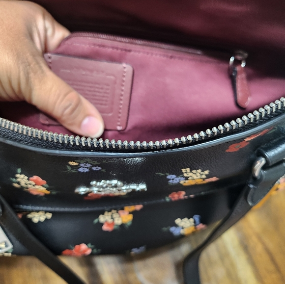 Coach - Picture 7 of 9